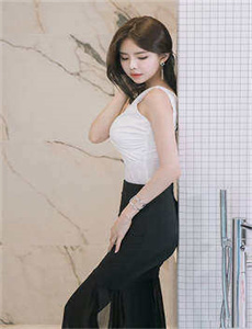《一个人的在线观看WWW-植物学家的女儿快播》